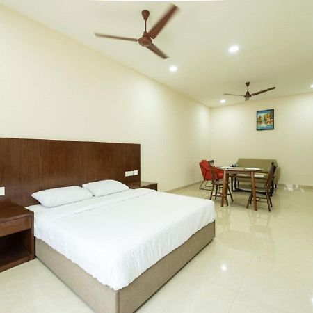 เมย์แฟร์ เซอร์วิซ อพาร์ตเมนต์ Hotel โคอิมบาทอร์ ภายนอก รูปภาพ