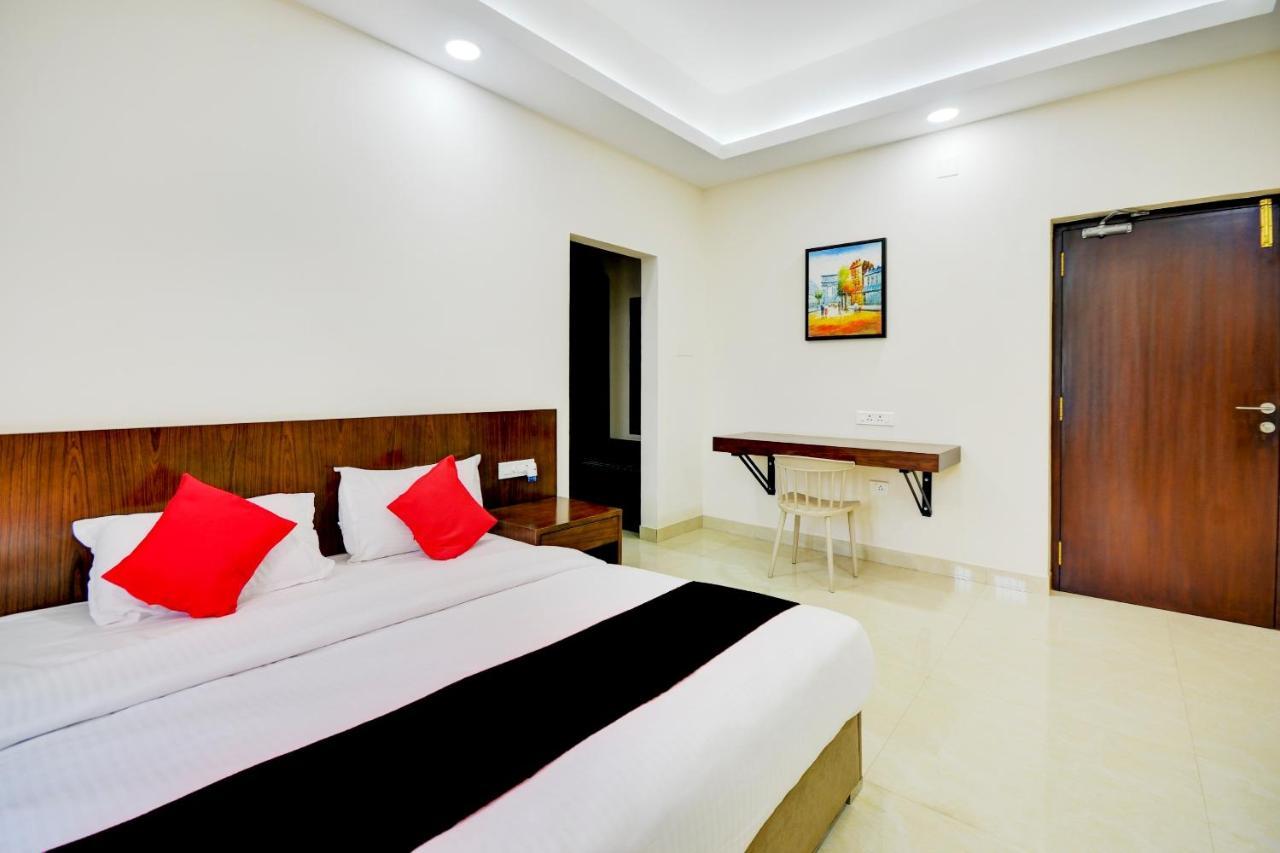 เมย์แฟร์ เซอร์วิซ อพาร์ตเมนต์ Hotel โคอิมบาทอร์ ภายนอก รูปภาพ