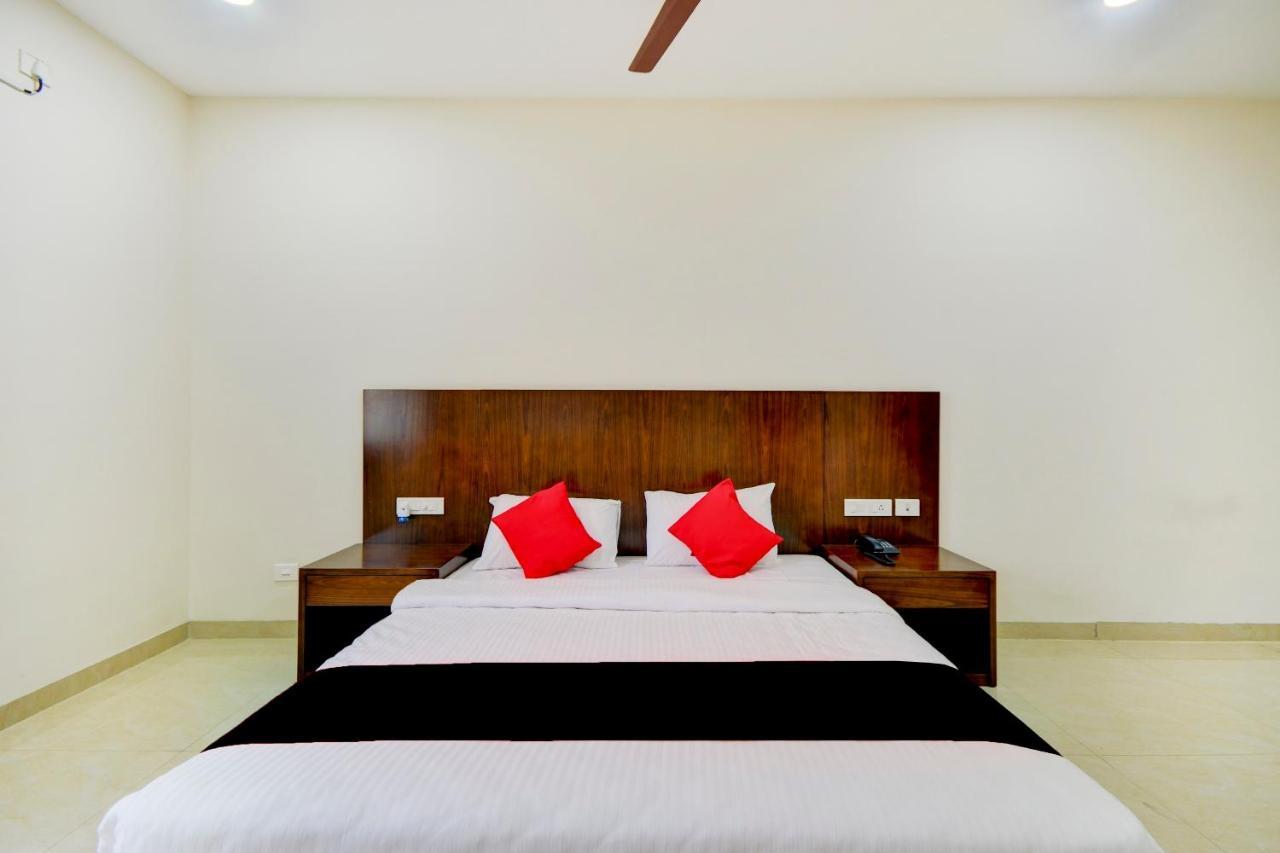 เมย์แฟร์ เซอร์วิซ อพาร์ตเมนต์ Hotel โคอิมบาทอร์ ภายนอก รูปภาพ