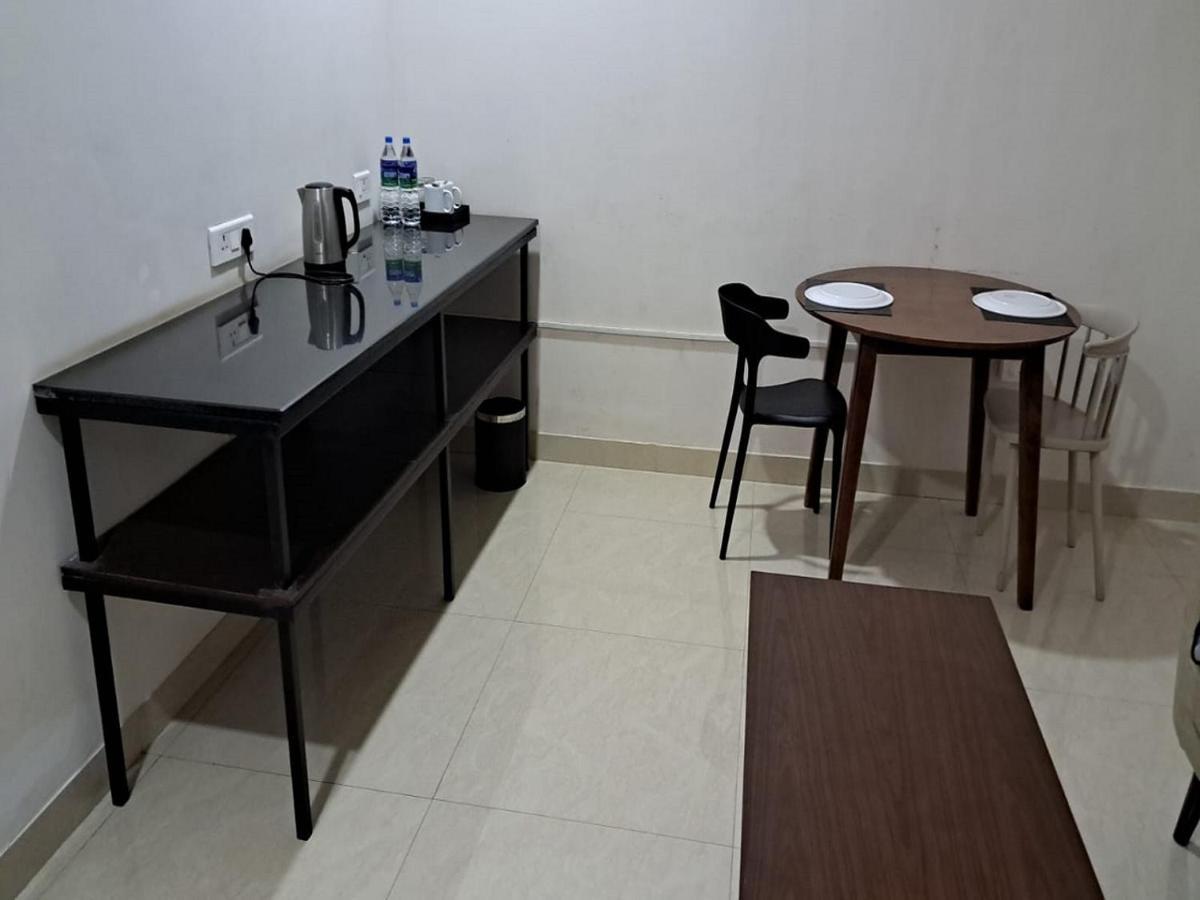 เมย์แฟร์ เซอร์วิซ อพาร์ตเมนต์ Hotel โคอิมบาทอร์ ภายนอก รูปภาพ